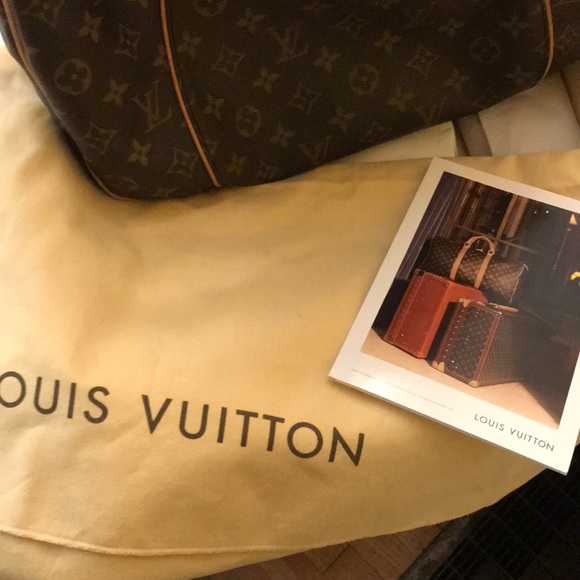 Louis Vuitton Purse - Picture 6 of 8